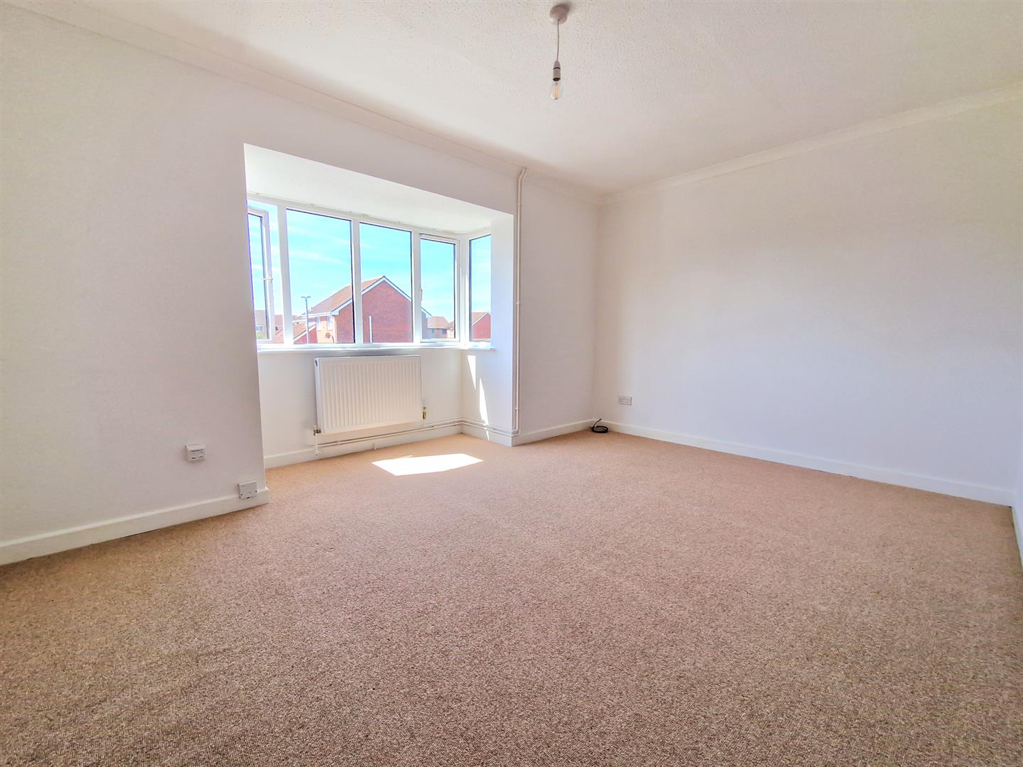 1 bed property in 198 Hillgrounds Road, Beds